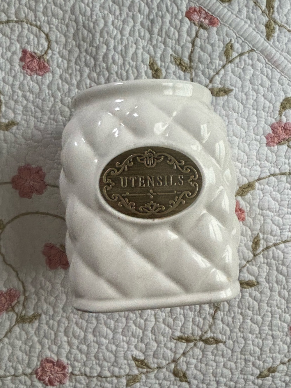 Utensil holder